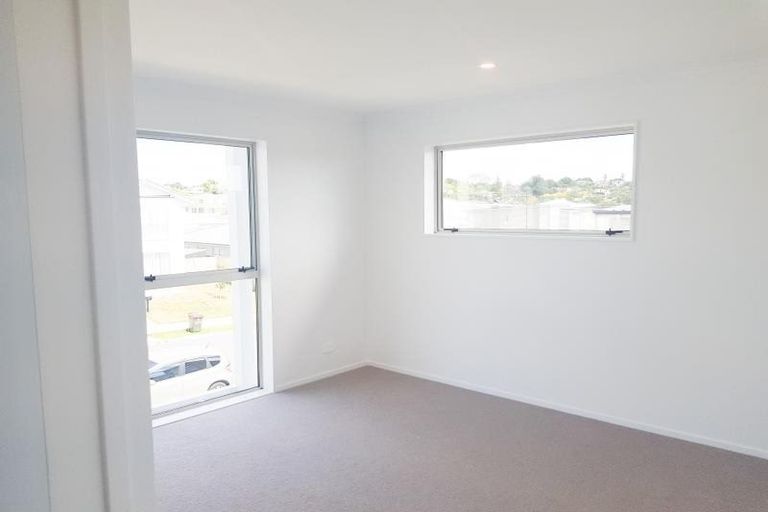 Photo of property in 5 Tyler Davies Drive, Red Beach, 0932