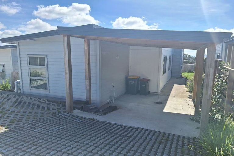 Photo of property in 78b Lincoln Park Avenue, Massey, Auckland, 0614