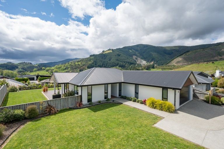 Photo of property in 8 Huntaway Close, Stoke, Nelson, 7011