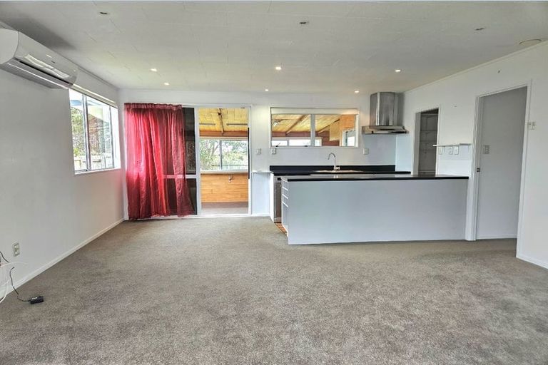Photo of property in 21 Kuparu Place, Ruakaka, 0116