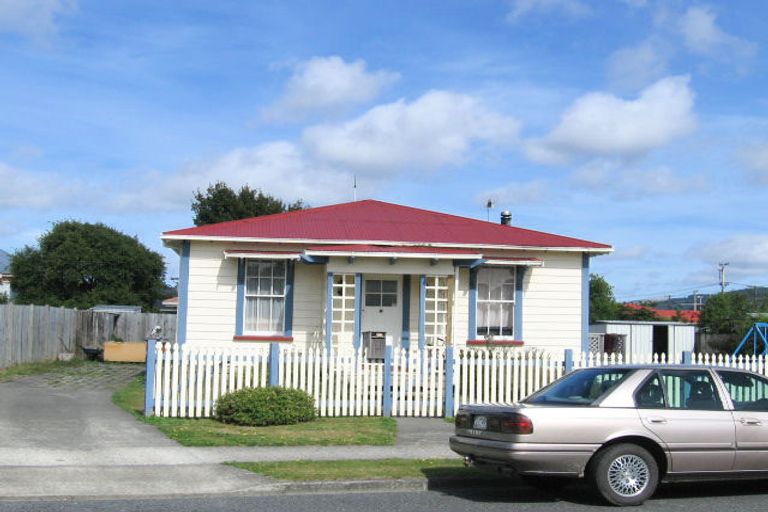 Photo of property in 2 Phar Lap Grove, Trentham, Upper Hutt, 5018