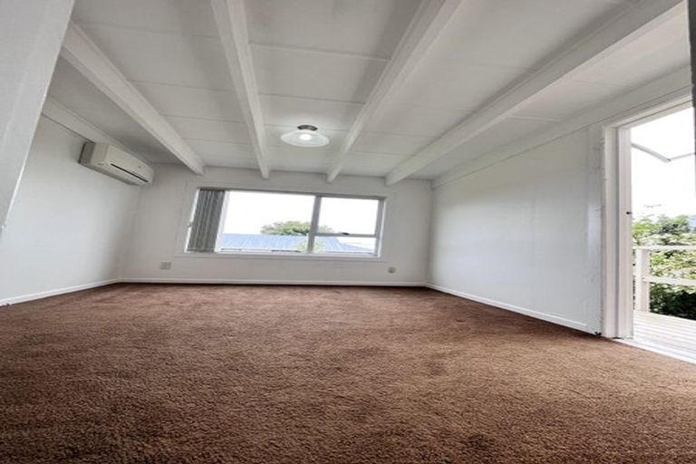 Photo of property in 93 Henderson Valley Road, Henderson, Auckland, 0612