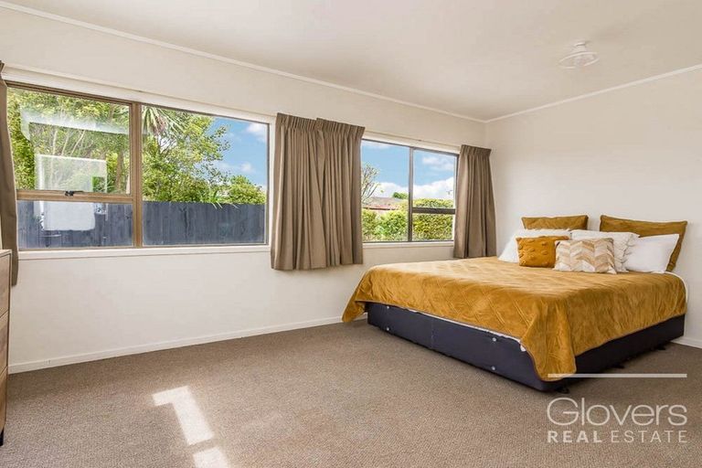 Photo of property in 4/13 Northall Road, New Lynn, Auckland, 0600