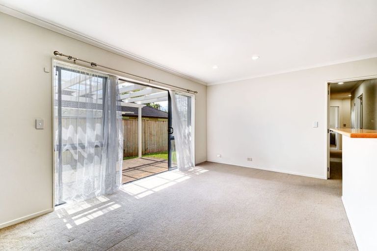 Photo of property in 8 Avonglen Court, Wattle Downs, Auckland, 2103