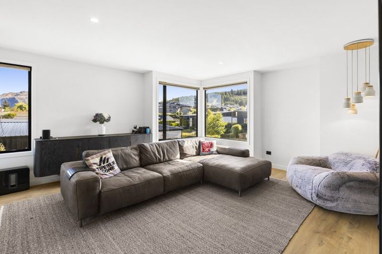 Photo of property in 3 Kapuka Lane, Wanaka, 9305