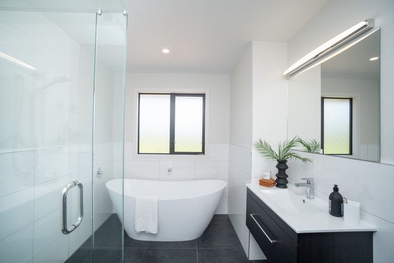 Photo of property in 7 Hartwell Drive, Kelvin Grove, Palmerston North, 4470