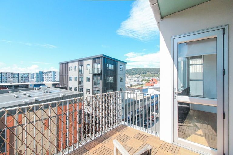 Photo of property in Qba Apartments, 3a/51 Webb Street, Mount Cook, Wellington, 6011