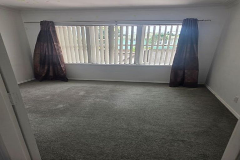 Photo of property in 20 Harrington Road, Henderson, Auckland, 0610