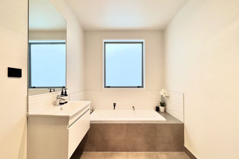 Photo of property in 32 Westmuir Crescent, Pokeno, 2402