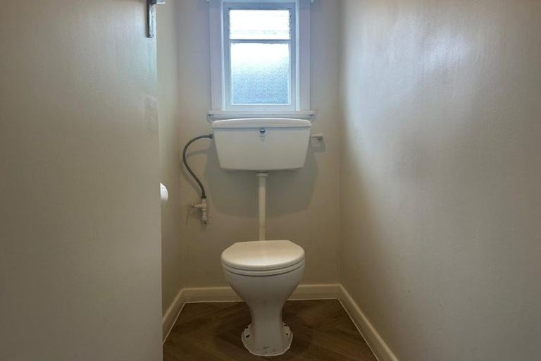 Photo of property in 2/14 Great South Road, Manurewa, Auckland, 2102