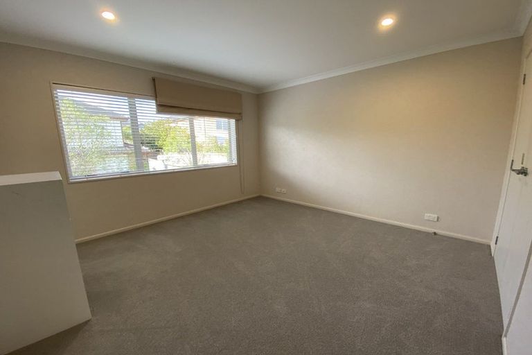Photo of property in 4 Oak Bark Drive, Schnapper Rock, Auckland, 0632