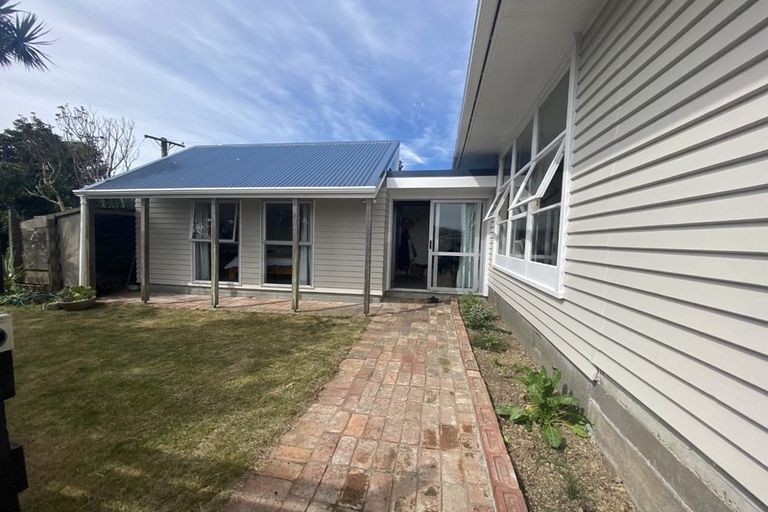 Photo of property in 26 Lyndfield Lane, Newlands, Wellington, 6037