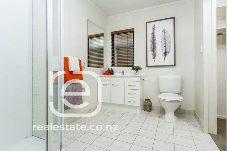 Photo of property in 1/112 Seaview Road, Glenfield, Auckland, 0629