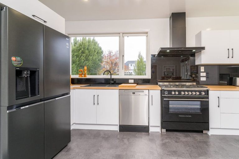 Photo of property in 16 Wycolla Avenue, Saint Clair, Dunedin, 9012