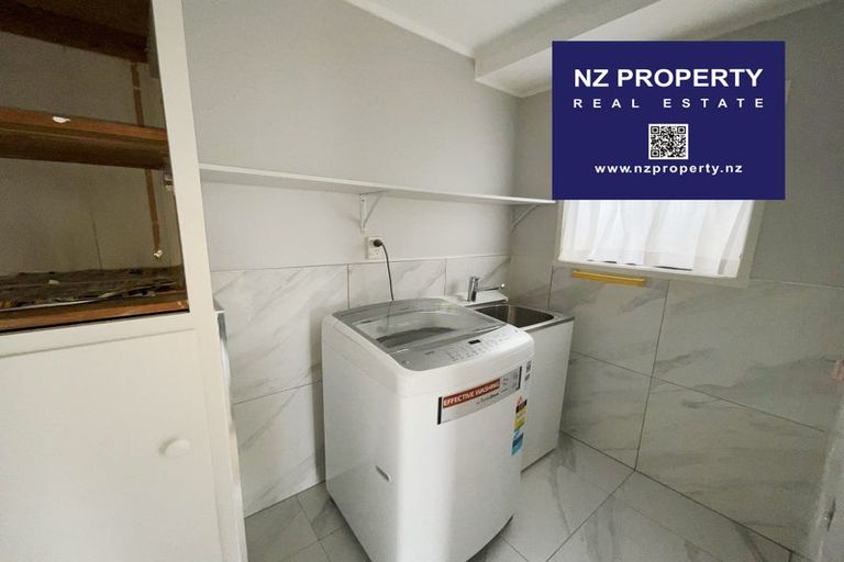 Photo of property in 15 Doone Place, Massey, Auckland, 0614