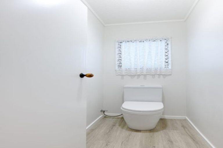 Photo of property in 2/23 Septimus Place, Henderson, Auckland, 0612