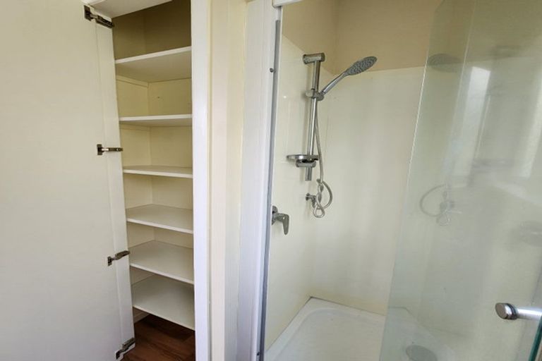 Photo of property in 38 Newhaven Terrace, Mairangi Bay, Auckland, 0630