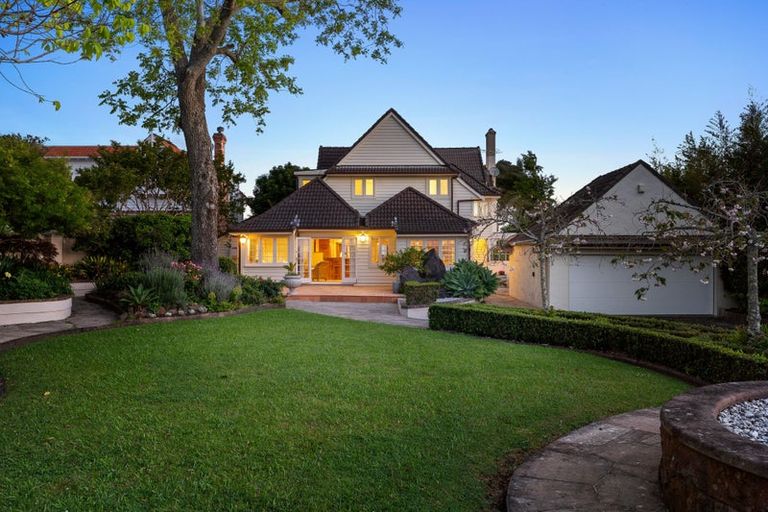 Photo of property in 7 Marine Terrace, Bayswater, Auckland, 0622