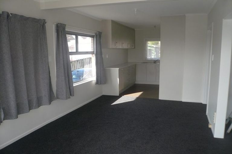 Photo of property in 43 Edmonton Road, Henderson, Auckland, 0612