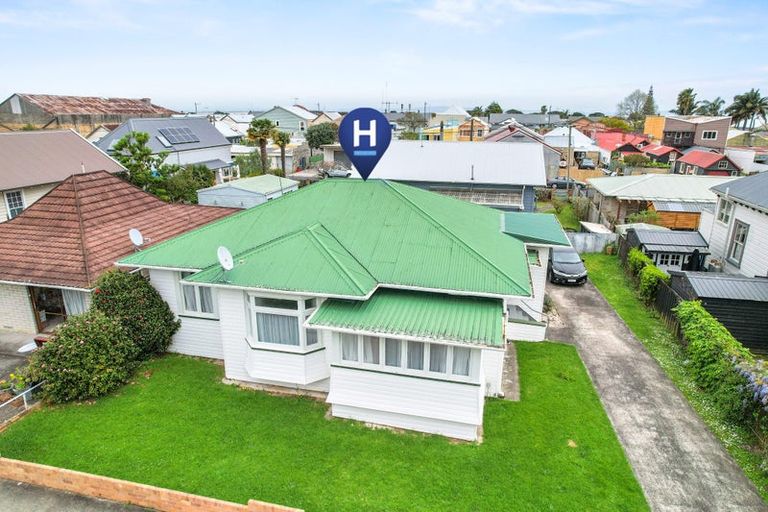 Photo of property in 711 Mackay Street, Thames, 3500