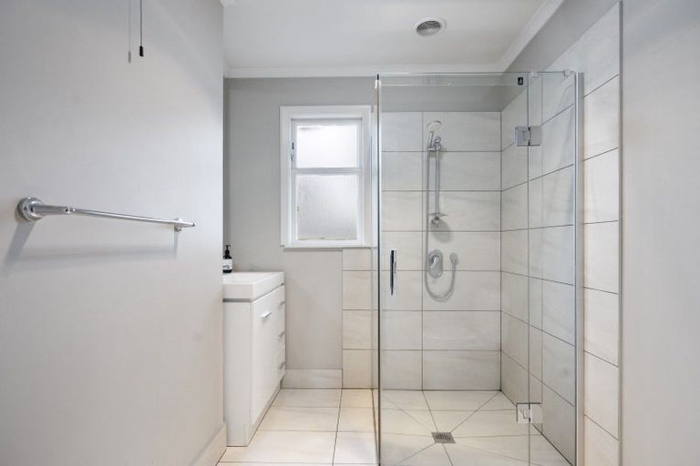 Photo of property in 2 Glasgow Street, Takaro, Palmerston North, 4412