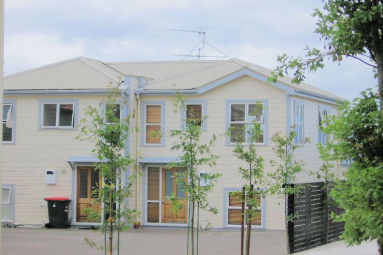 Photo of property in 2/25 Mana Street, Vogeltown, Wellington, 6021