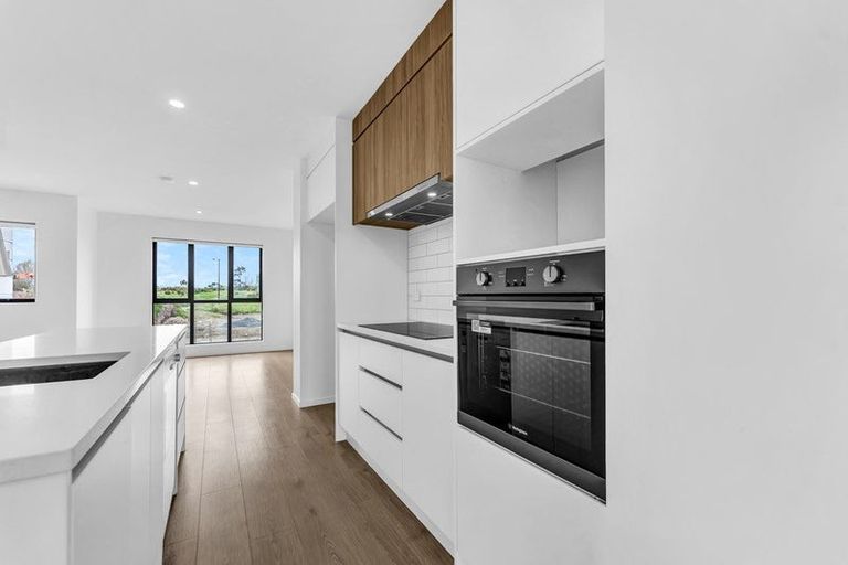 Photo of property in 5 Rakau Road, Hobsonville, Auckland, 0618