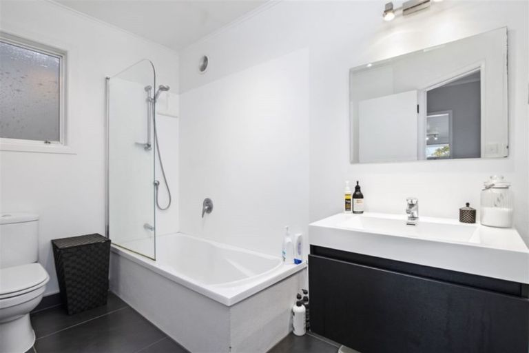 Photo of property in 28 Notre Dame Court, Pukekohe, 2120