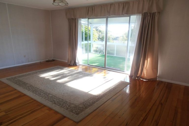 Photo of property in 105 Bond Crescent, Forrest Hill, Auckland, 0620