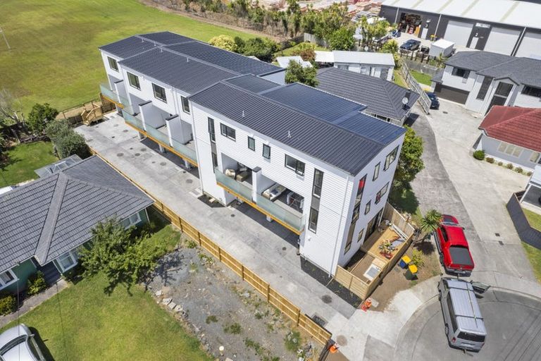 Photo of property in 5/68 Smythe Road, Henderson, Auckland, 0612