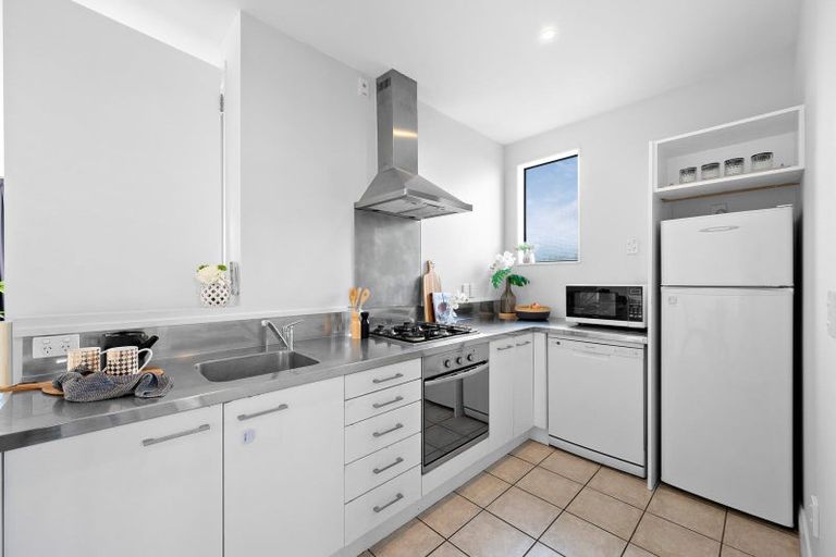 Photo of property in 1a/2 Elizabeth Street, Petone, Lower Hutt, 5012