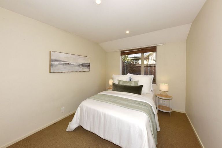 Photo of property in 8 Scarlet Lane, Redwood, Christchurch, 8051