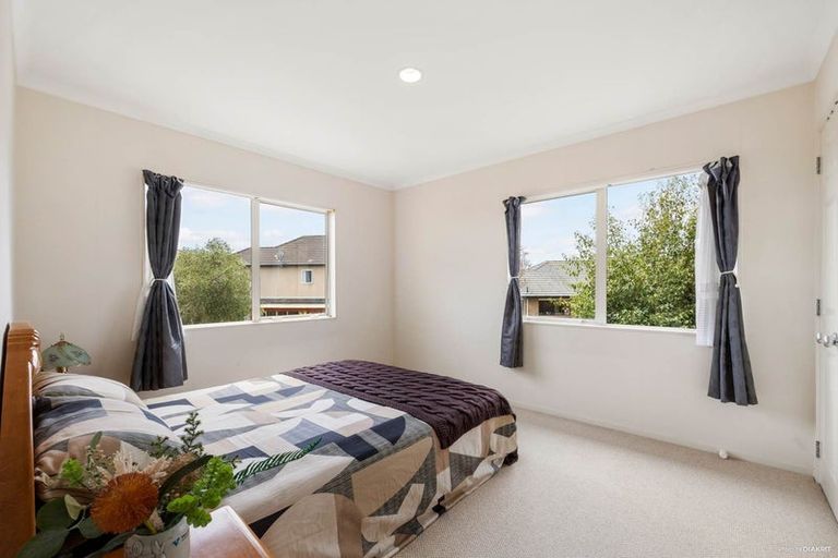 Photo of property in 22 Heyington Way, East Tamaki Heights, Auckland, 2016