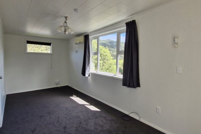 Photo of property in 40 Parenga Street, Wainuiomata, Lower Hutt, 5014