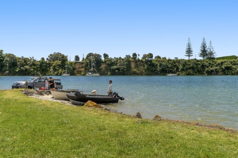 Photo of property in 2 Lindoch Avenue, Te Puna, Tauranga, 3174