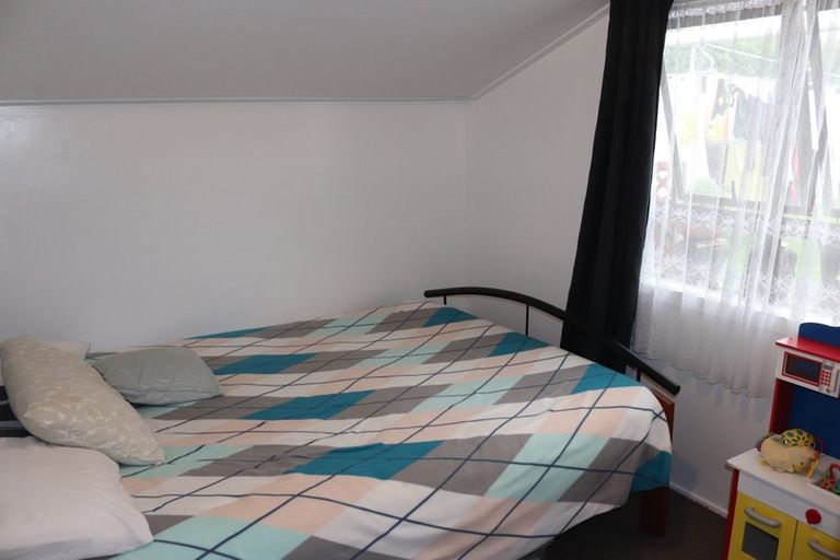 Photo of property in 15 Mcentee Street, Papakura, 2110