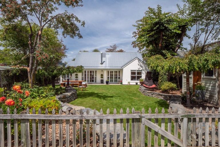 Photo of property in 4 Elva Dawson Place, Arrowtown, 9302