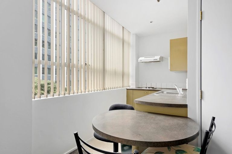 Photo of property in Hume House, 13/152u The Terrace, Wellington Central, Wellington, 6011