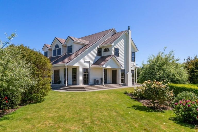 Photo of property in 335 Waihi Road, Hawera, 4673