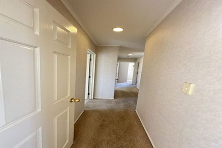 Photo of property in 24a Martin Jugum Lane, Ranui, Auckland, 0612