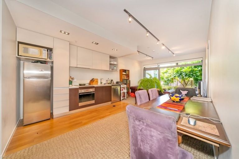 Photo of property in Masina Apartments, 107/80u Riddiford Street, Newtown, Wellington, 6021