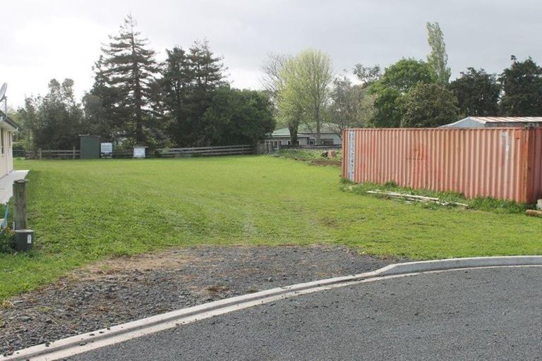 Photo of property in 1 Fermanagh Grove, Tuakau, 2121