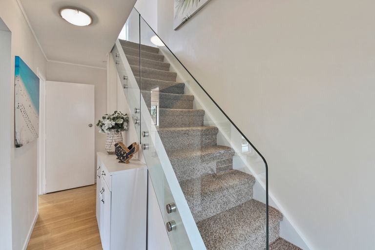 Photo of property in 10 Dalkeith Place, Opaheke, Papakura, 2113
