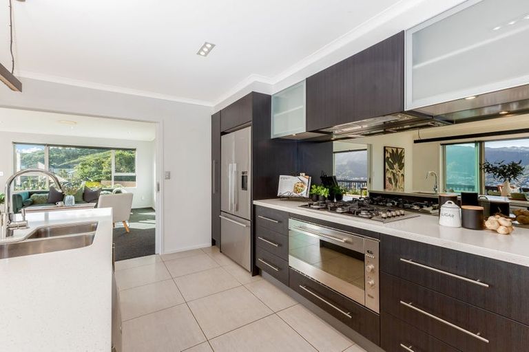 Photo of property in 26 Kilkelly Close, Tawa, Wellington, 5028