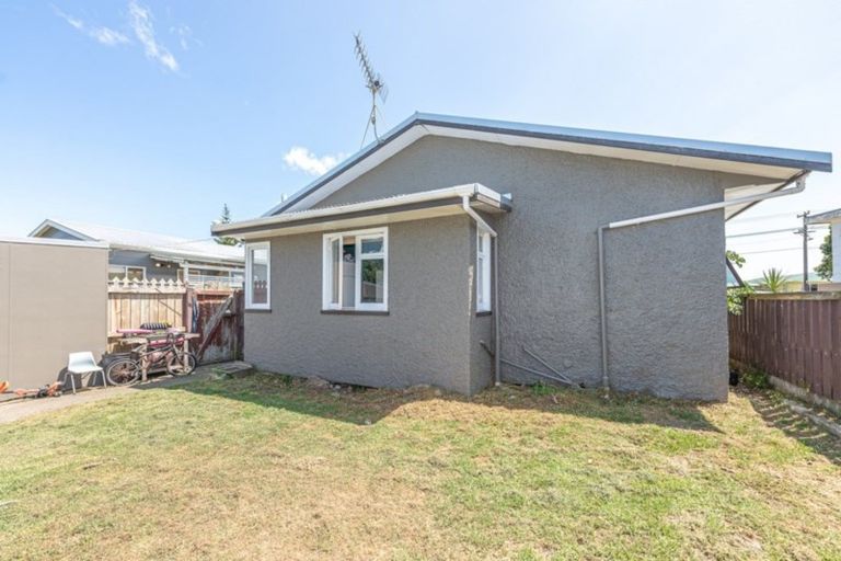 Photo of property in 76 Manuka Street, Castlecliff, Whanganui, 4501