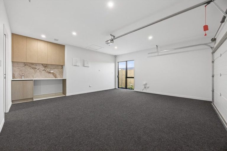 Photo of property in 10 Piko Road, Opaheke, 2113