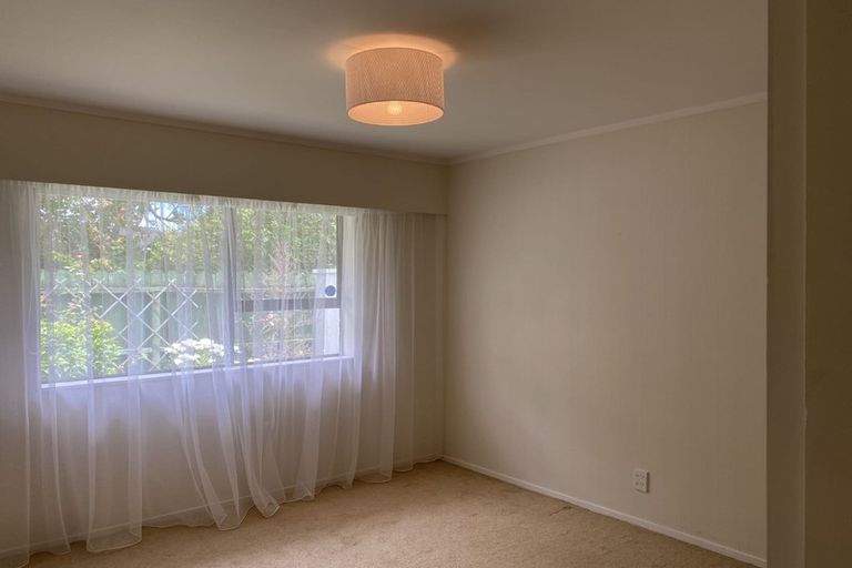 Photo of property in 28a Rewarewa Crescent, Waikanae, 5036