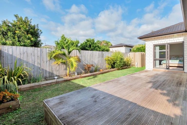Photo of property in 3a Edwards Avenue, Henderson, Auckland, 0610