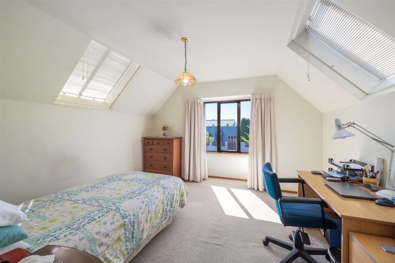 Photo of property in 64 Merivale Lane, Merivale, Christchurch, 8014