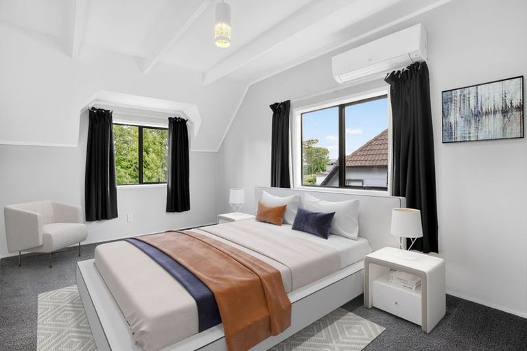 Photo of property in 3/4 Telstar Place, Beach Haven, Auckland, 0626